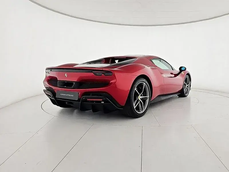 Usata Ferrari 296 663 CV (487 kW) 2025 Rosso Cabrio