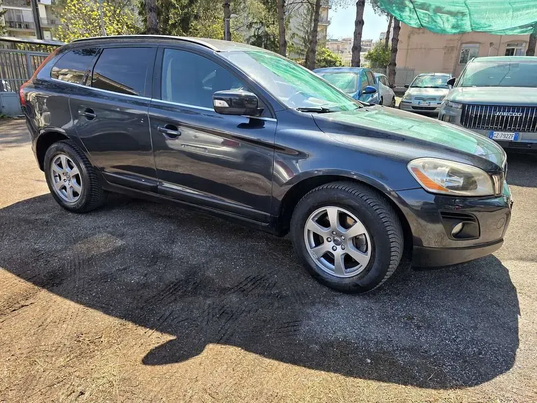 Usata Volvo XC60 Summum 175 CV (128 kW) 2010 Nero SUV