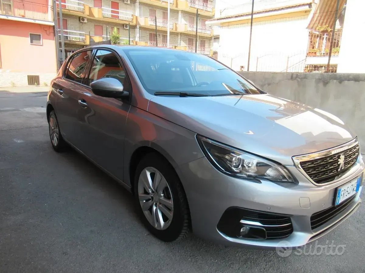 Usata Peugeot 308 Business-Line 131 CV (96 kW) 2018 Grigio Berlina