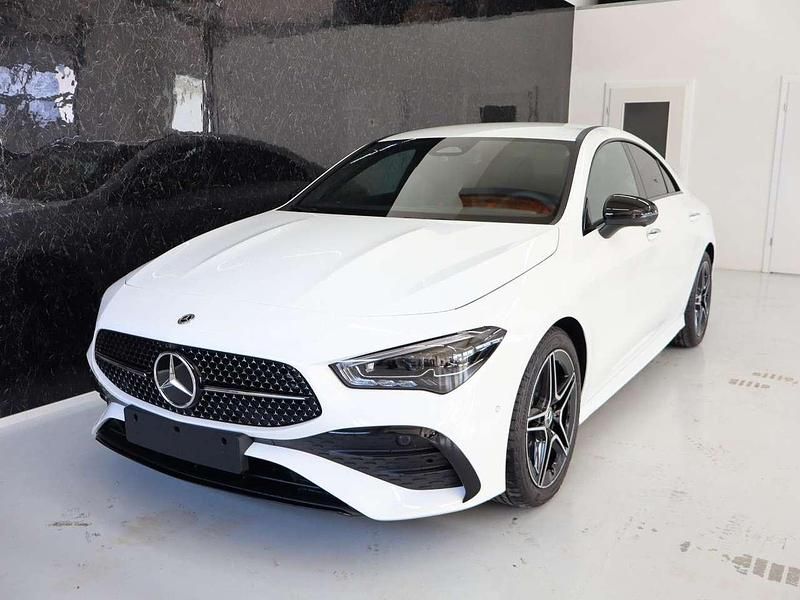 Bianco Nuova 2026 Mercedes CLA200 Premium Berlina | 41.000 € (Ottimo prezzo) - Immagine 1/4