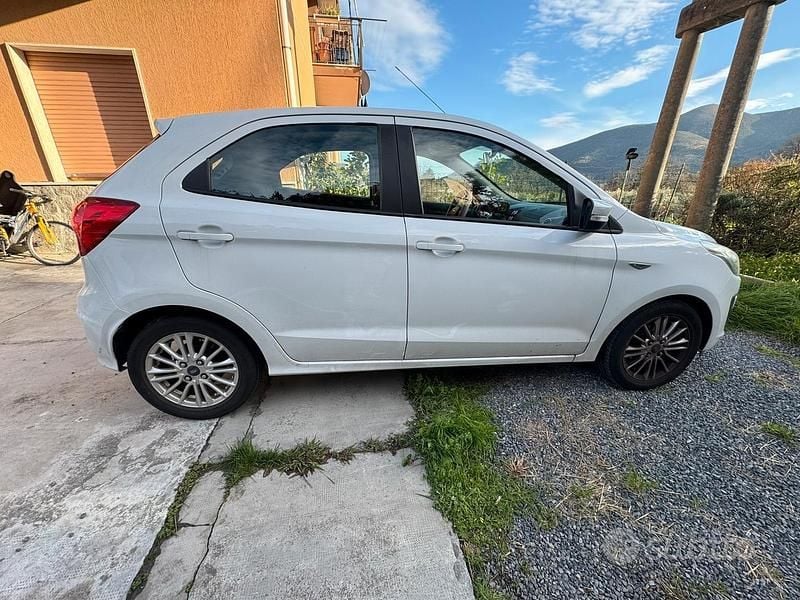 Usata Ford Ka Plus 86 CV (63 kW) 2019 Bianco Utilitaria
