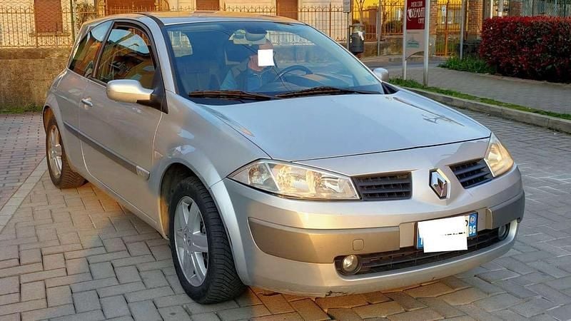 Usata Renault Mégane II Dynamique 82 CV (60 kW) 2004 Argento Berlina