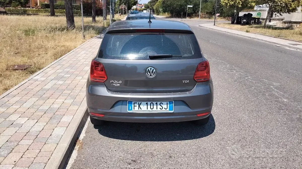 Usata VW Polo 75 CV (55 kW) 2017 Grigio Berlina