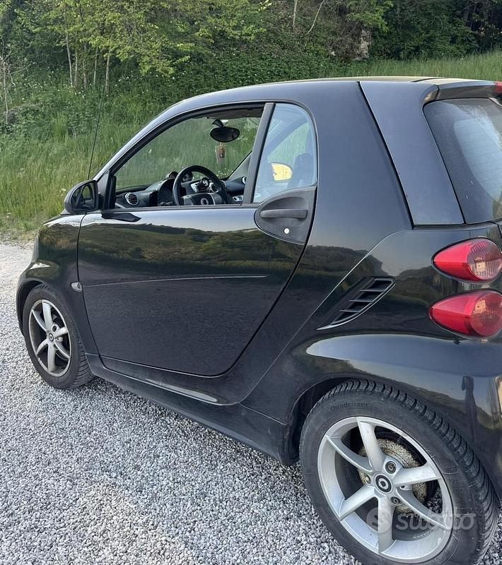 Begagnad Smart ForTwo Coupé 54 HK (39 kW) 2012 Svart Sportkupé