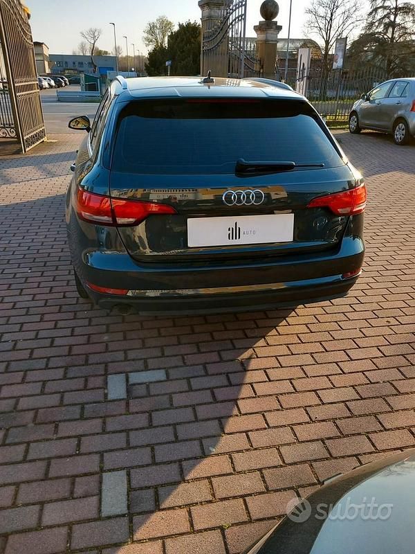 Usata Audi A4 Business 150 CV (110 kW) 2016 Grigio Berlina