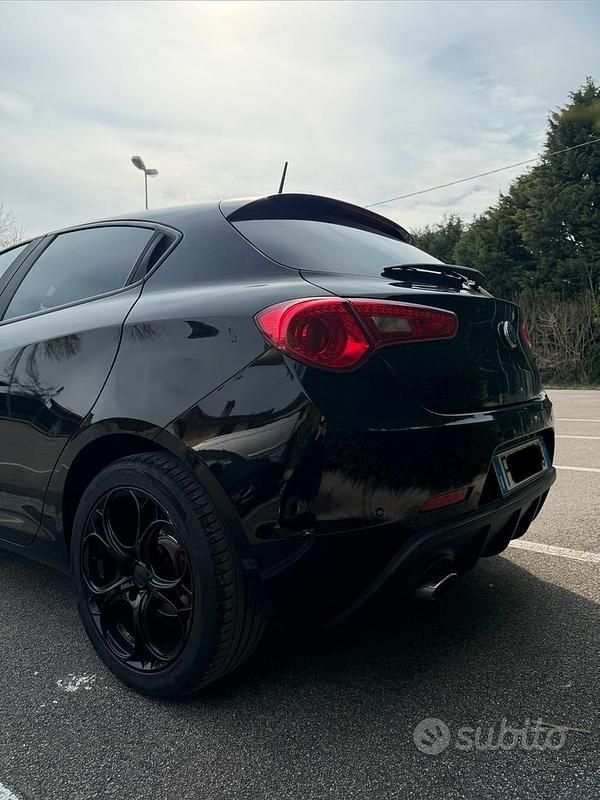Usata Alfa Romeo Giulietta 120 CV (88 kW) 2016 Nero Utilitaria