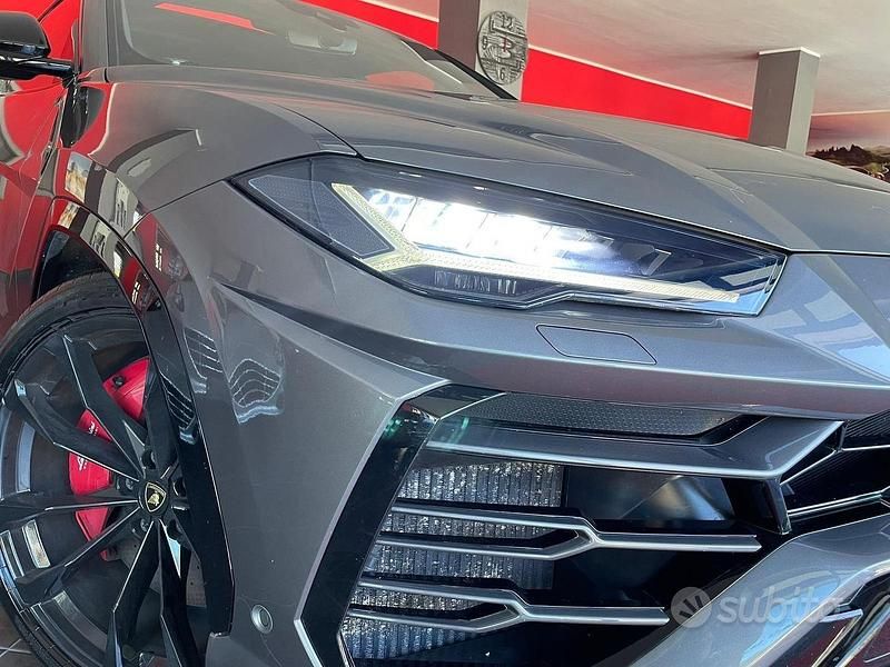 Usata Lamborghini Urus 650 CV (478 kW) 2021 Grigio SUV
