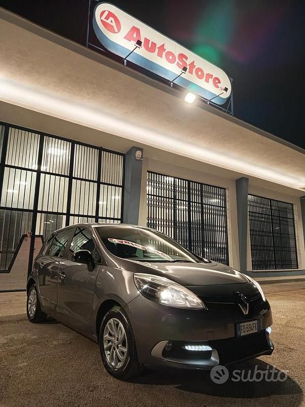 Usata Renault Scénic III XMOD 110 CV (80 kW) 2016 Grigio Monovolume