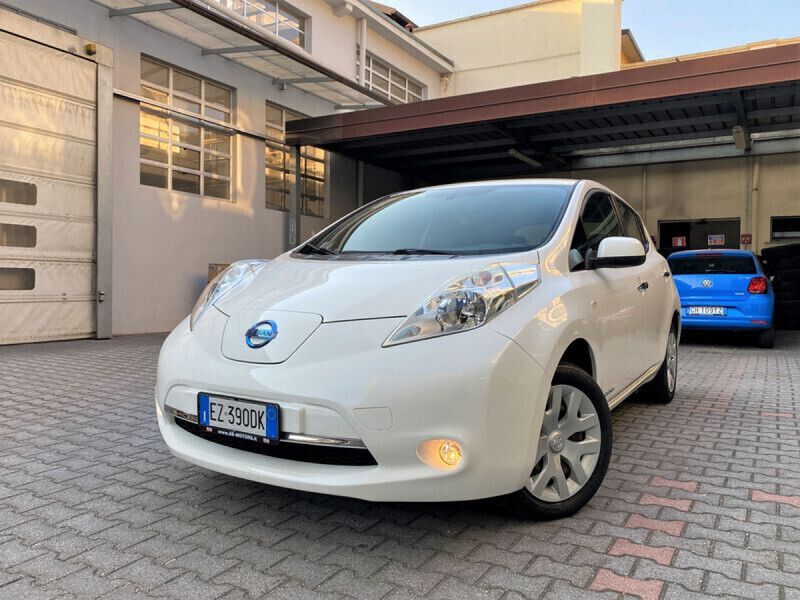 Bianco Usata 2015 Nissan Leaf Visia Due volumi | 7350 € - Immagine 1/4