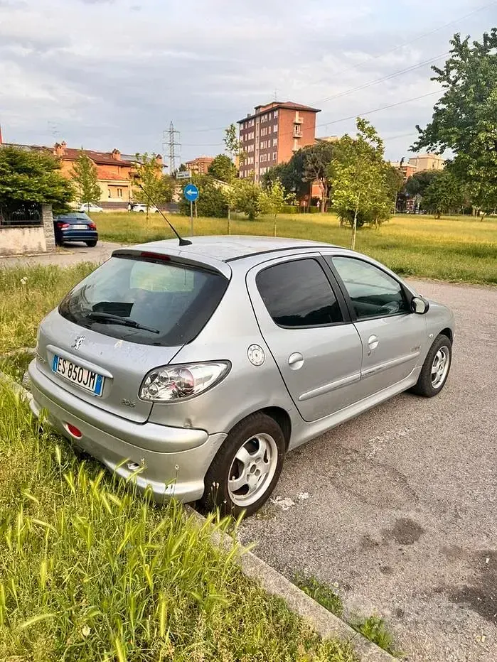 Usata Peugeot 206 88 CV (64 kW) 2006 Grigio Utilitaria