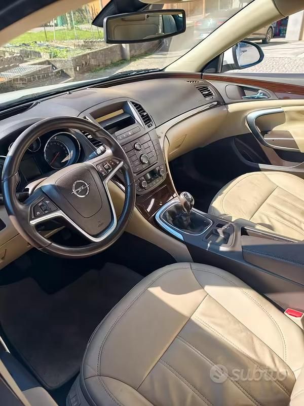 Usata Opel Insignia 178 CV (130 kW) 2009 Berlina