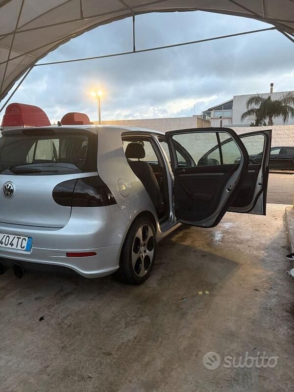 Usata VW Golf V 105 CV (77 kW) 2008 Berlina