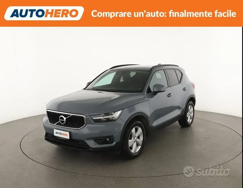 Usata Volvo XC40 Momentum 163 CV (119 kW) 2020 Grigio SUV