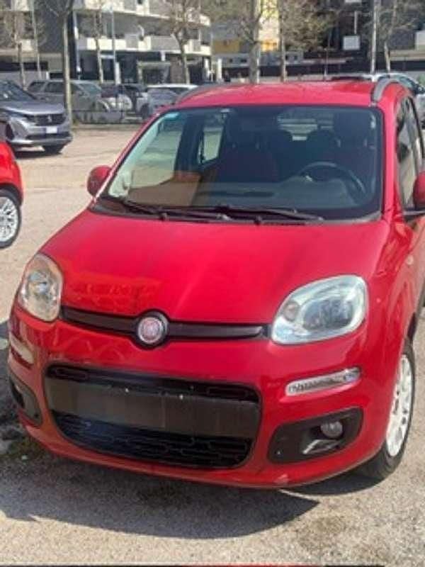 Usata Fiat Panda Lounge 69 CV (50 kW) 2013 Rosso Utilitaria