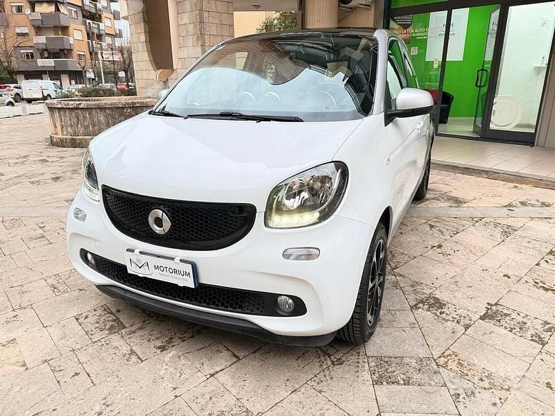 Bianco Usata 2016 Smart ForFour Passion Utilitaria | 11.500 € (Cara) - Immagine 1/4