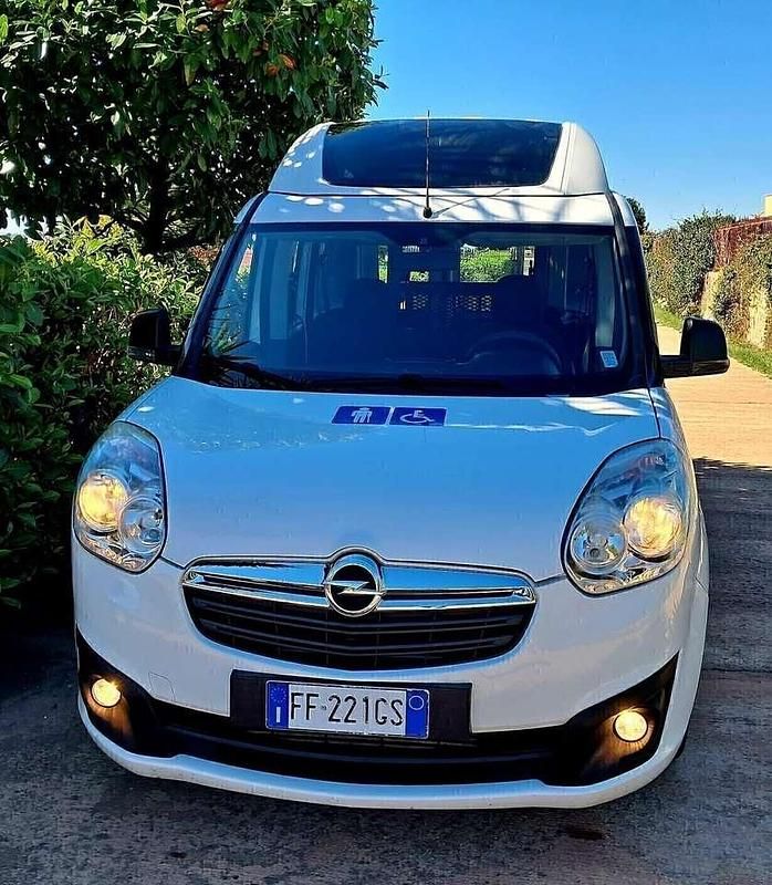 Usata Opel Combo 120 CV (88 kW) 2016 Bianco Monovolume