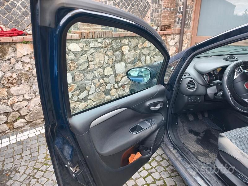 Usata Fiat Punto Young 2016 Blu Utilitaria