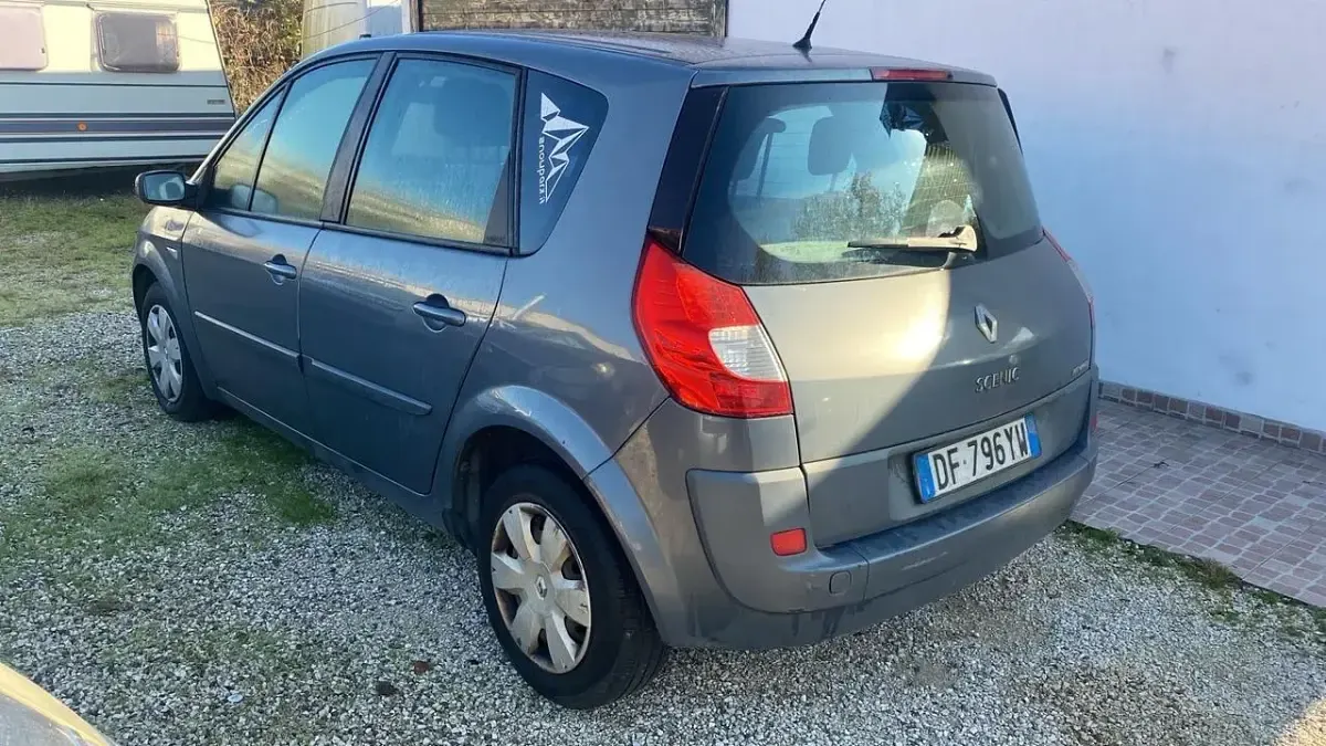 Usata Renault Scenic E-Tech 104 CV (76 kW) 2007 Argento Monovolume