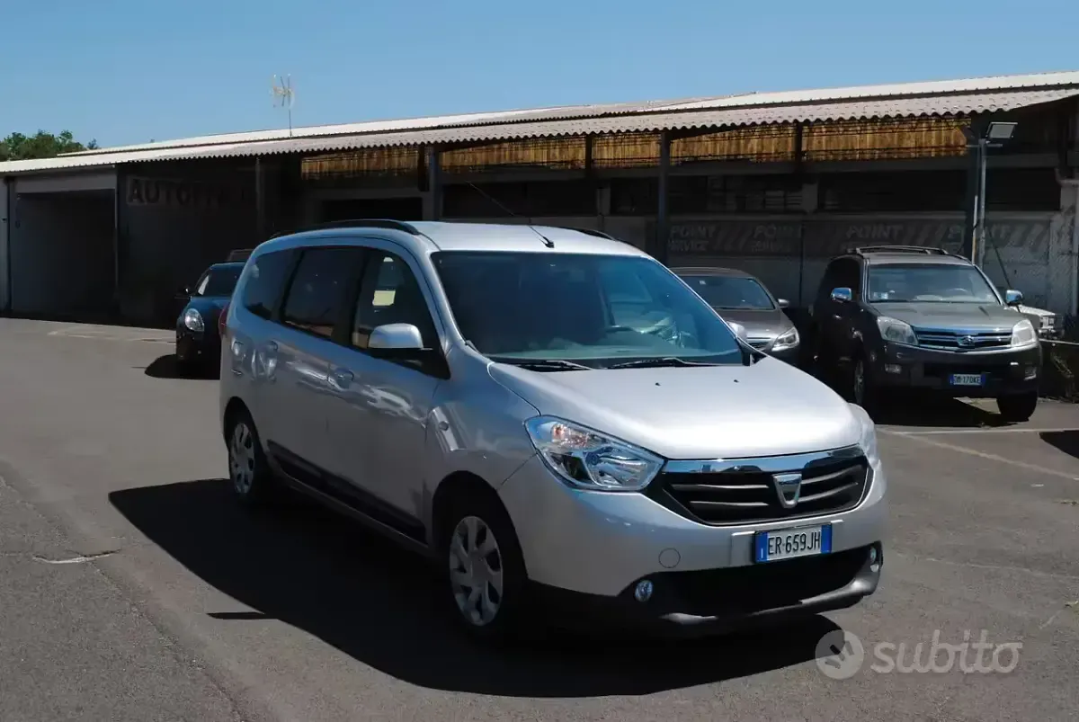 Usata Dacia Lodgy 90 CV (66 kW) 2013 Grigio Monovolume