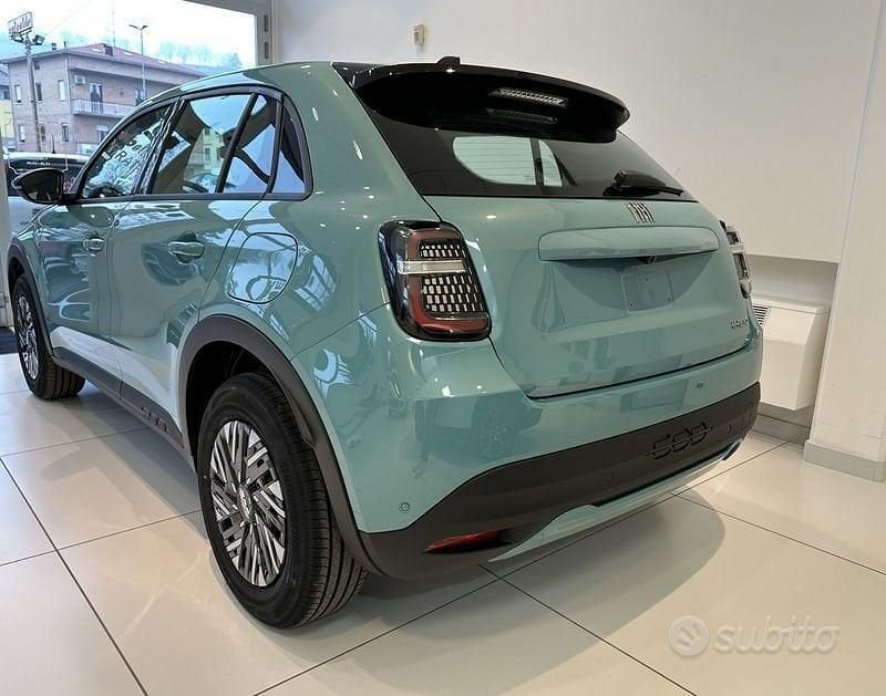 Nuova Fiat 600 110 CV (80 kW) 2025 Azzurro SUV