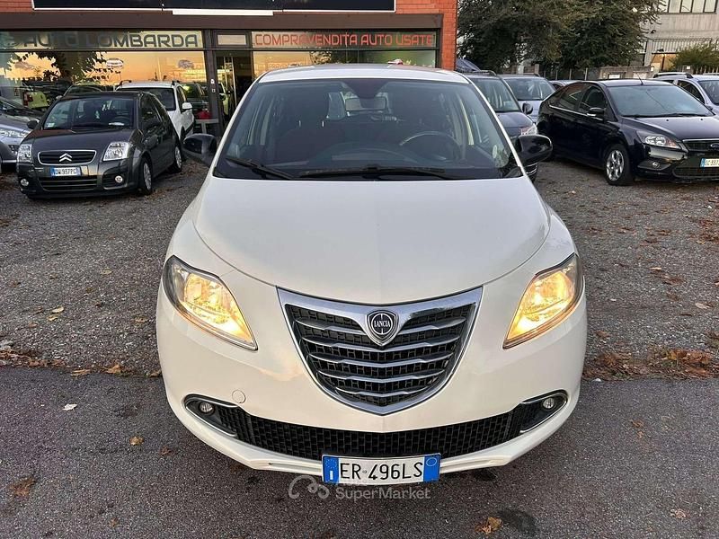 Usata Lancia Ypsilon Platinum 86 CV (63 kW) 2013 Bianco Utilitaria