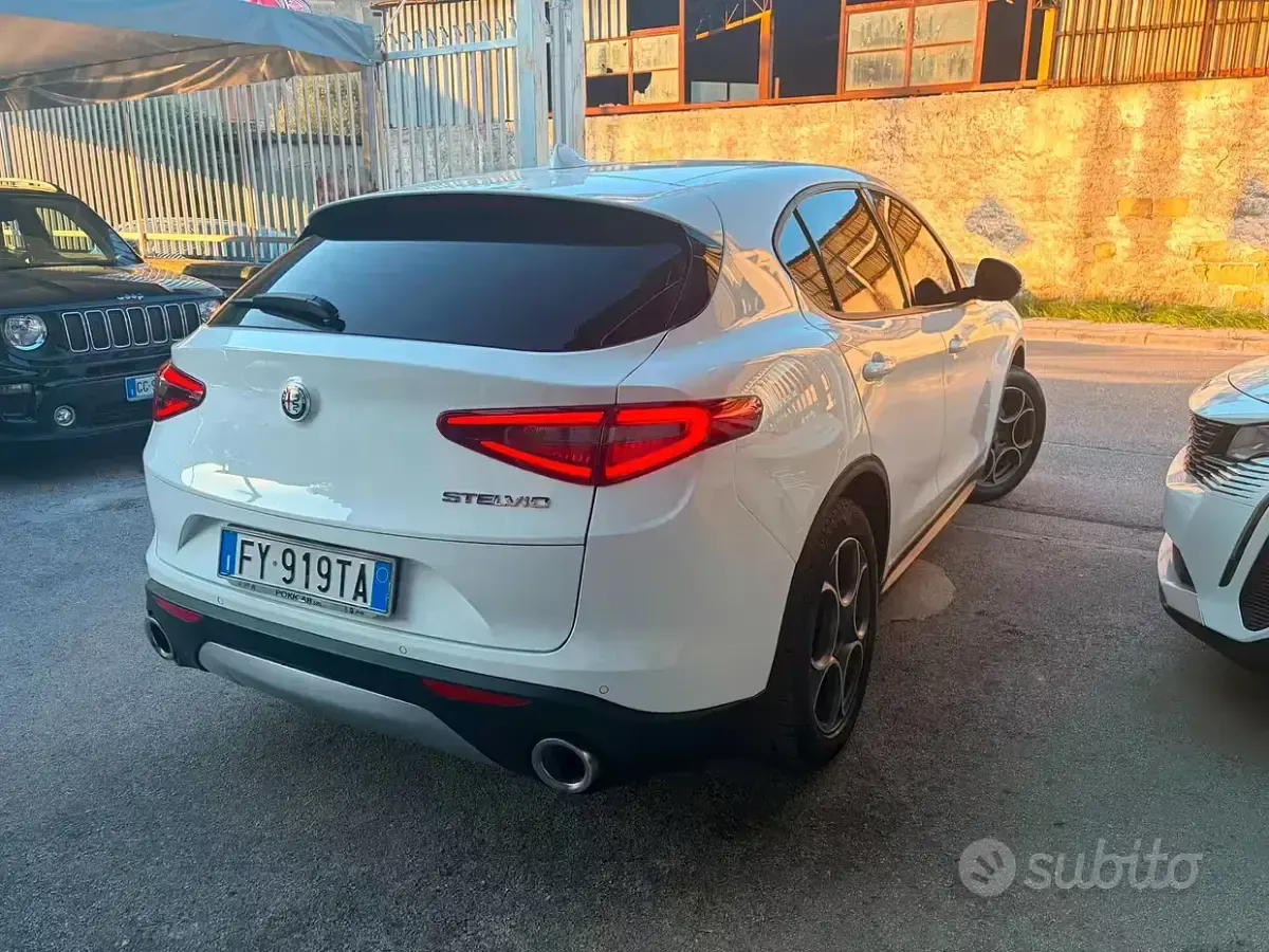 Usata Alfa Romeo Stelvio 160 CV (117 kW) 2019 Bianco SUV
