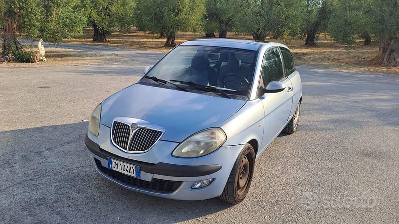 Usata Lancia Ypsilon 2004 Utilitaria