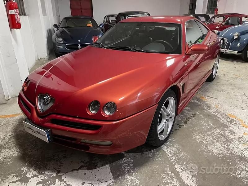 Usata Alfa Romeo GTV 149 CV (109 kW) 2002 Rosso Coupé