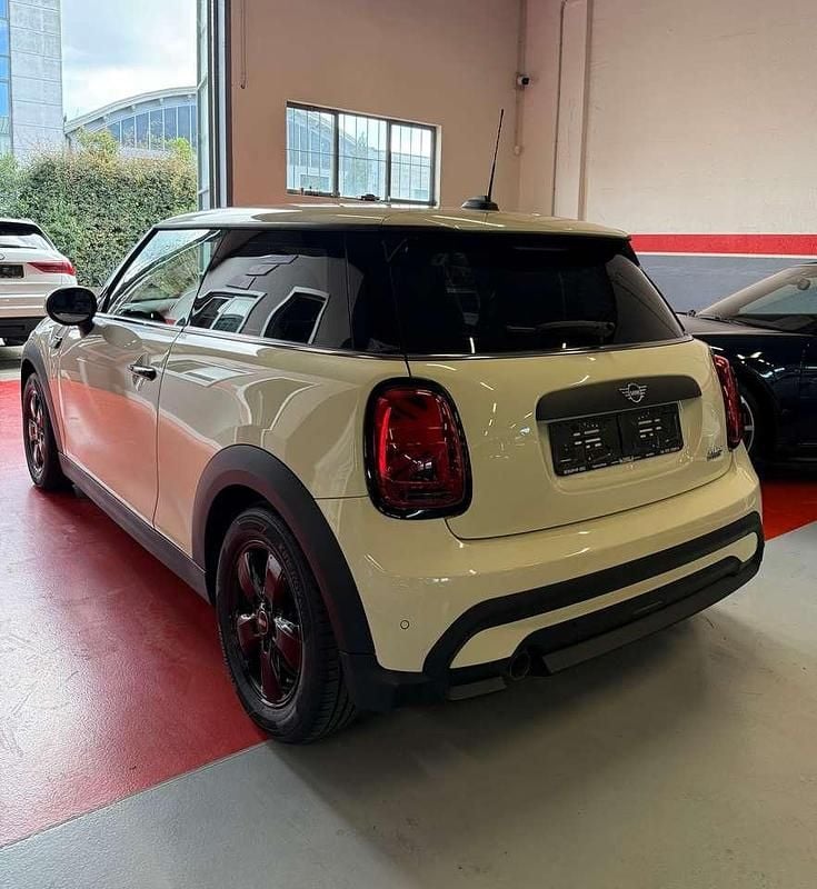 Usata Mini ONE Classic 102 CV (75 kW) 2022 English old white Utilitaria