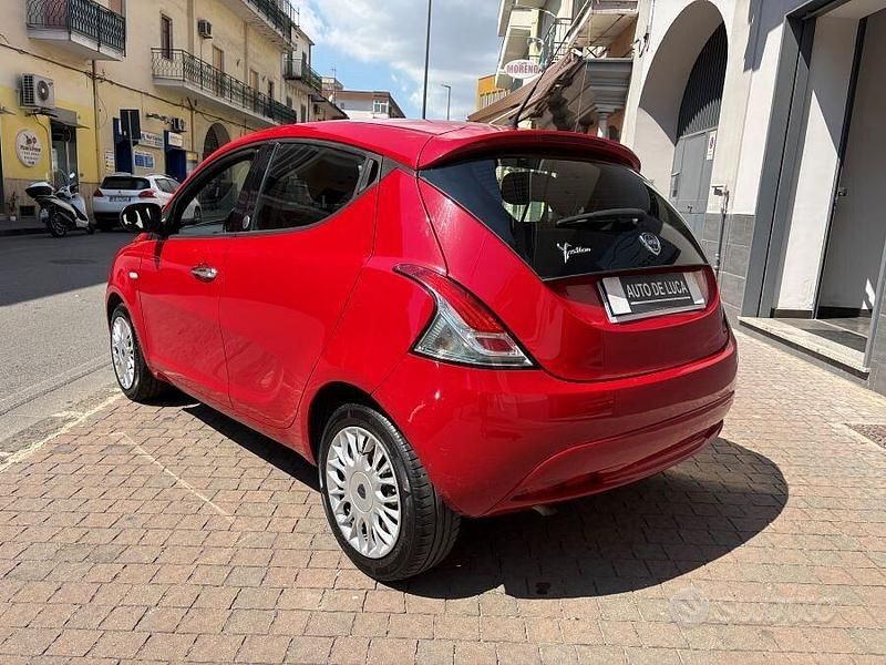Usata Lancia Ypsilon 70 CV (51 kW) 2017 Rosso Utilitaria