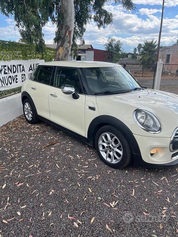 Usata Mini Cooper D 116 CV (85 kW) 2014 Beige Utilitaria