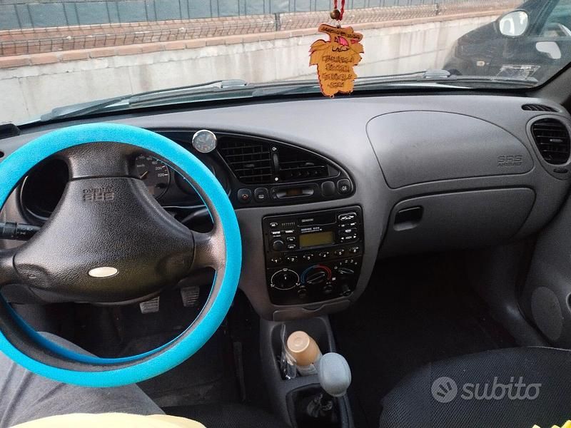 Usata Ford Fiesta 2000 Verde Berlina