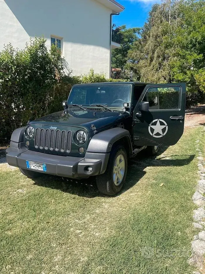 Usata Jeep Wrangler Sahara 177 CV (130 kW) 2010 SUV