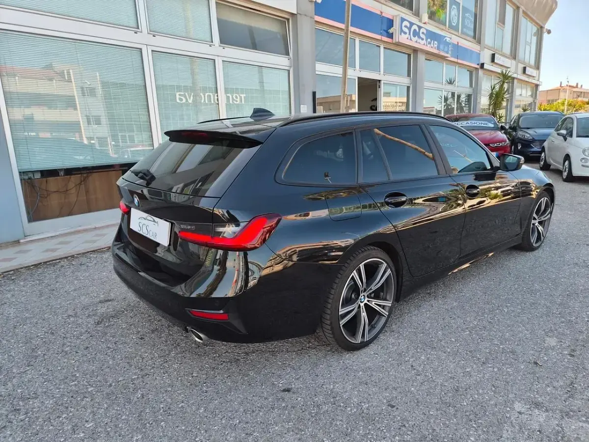Usata BMW 320 Advantage 190 CV (139 kW) 2021 Nero Station wagon