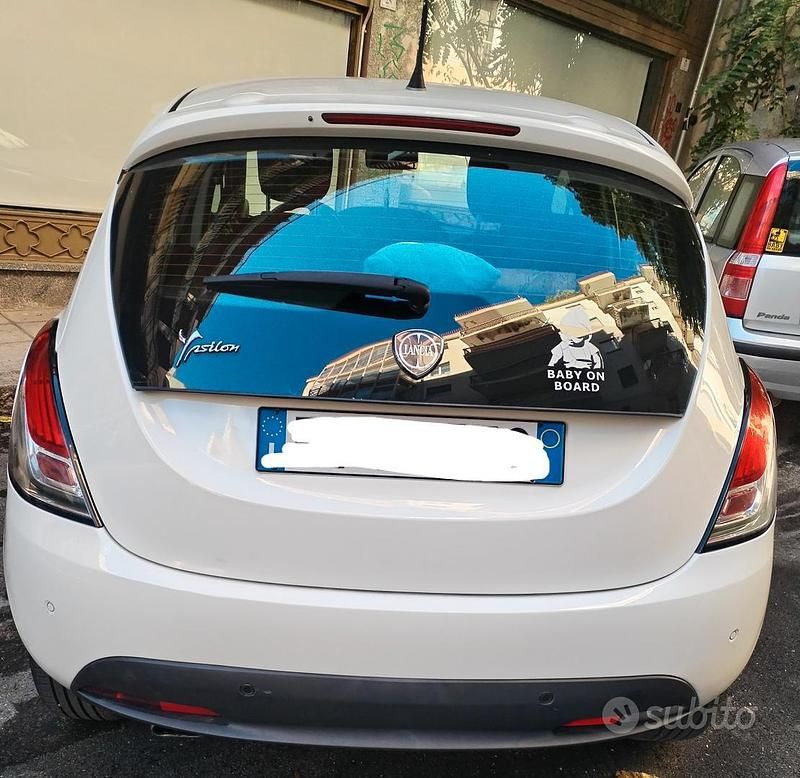 Usata Lancia Ypsilon Gold 69 CV (50 kW) 2015 Bianco Utilitaria