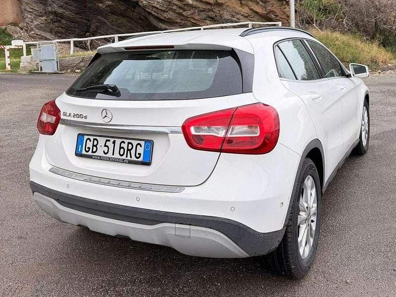 Begagnad Mercedes GLA200 Business 136 HK (100 kW) 2018 Vit SUV