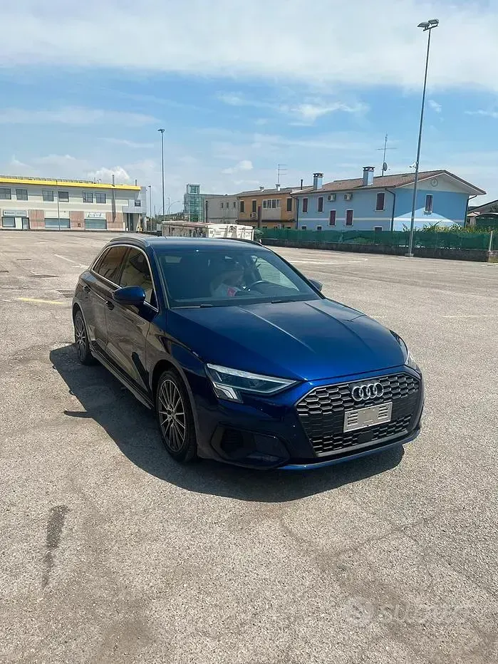 Usata Audi A3 Sportback 110 CV (80 kW) 2020 Blu Utilitaria