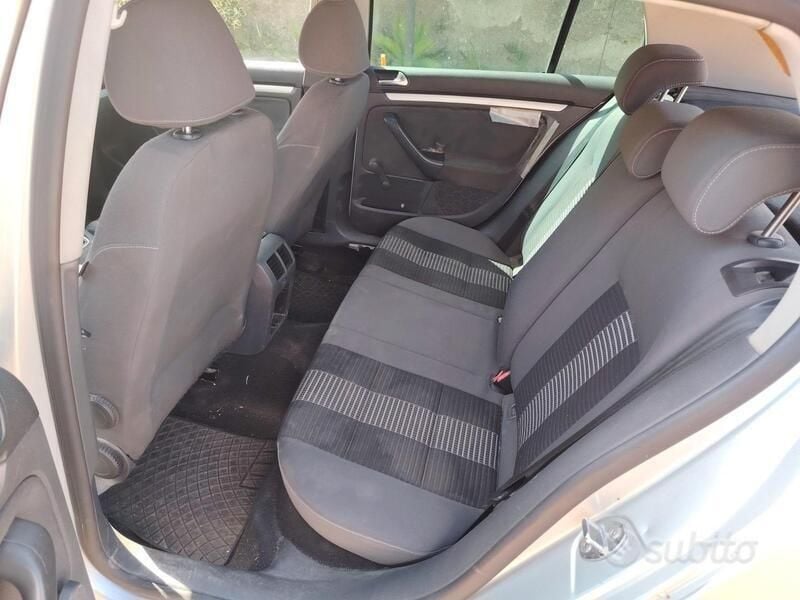Usata VW Golf V 105 CV (77 kW) 2008 Utilitaria