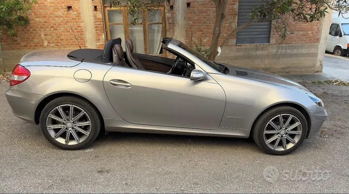 Usata Mercedes SLK200 163 CV (119 kW) 2004 Grigio Cabrio