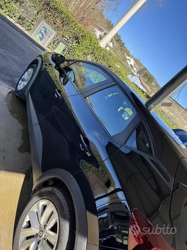 Usata Renault Captur 100 CV (73 kW) 2023 Nero SUV