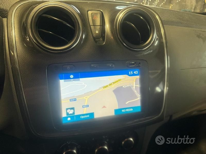Usata Dacia Sandero Stepway 90 CV (66 kW) 2019 Bianco Berlina