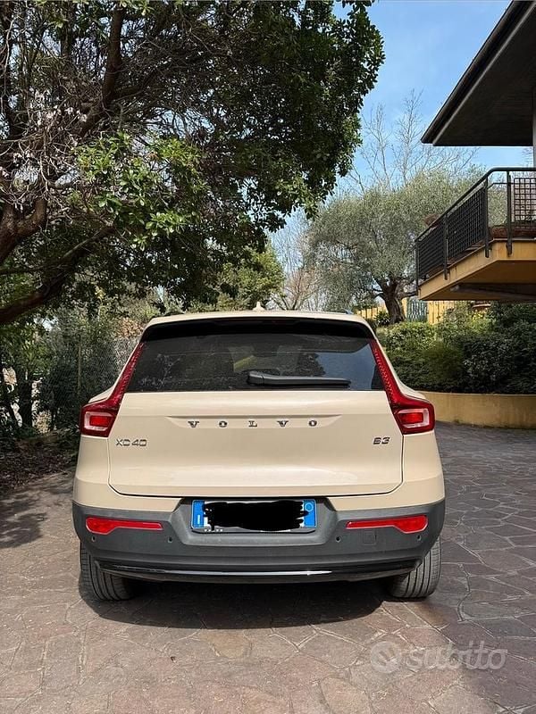 Usata Volvo XC40 163 CV (119 kW) 2025 Bianco SUV