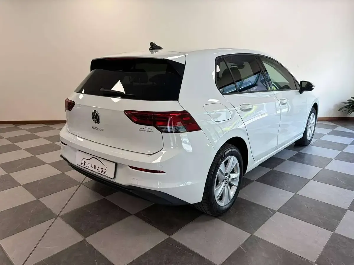 Usata VW Golf VIII Life 110 CV (80 kW) 2020 Bianco Berlina