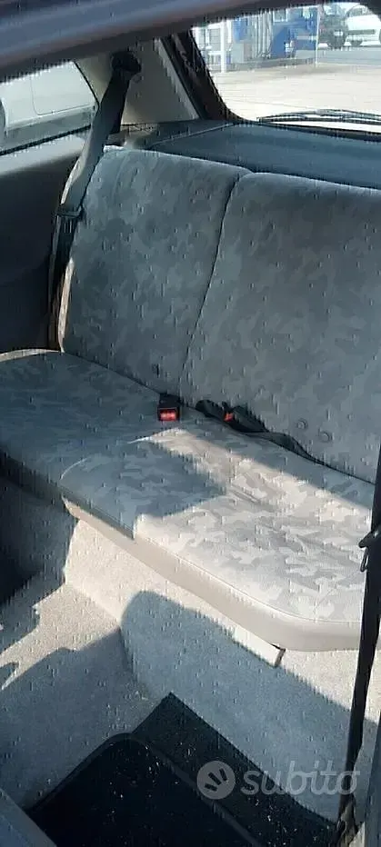 Usata Opel Corsa 60 CV (44 kW) 1997 Rosso Utilitaria