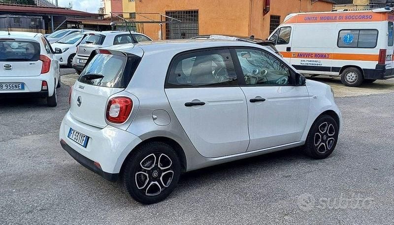 Usata Smart ForFour Prime 70 CV (51 kW) 2017 Bianco Utilitaria