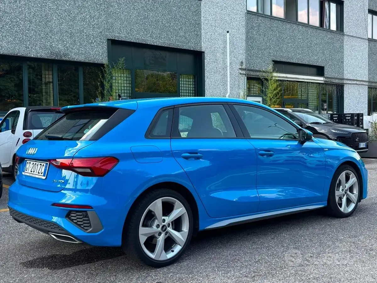 Usata Audi A3 S-Line 150 CV (110 kW) 2022 Blu Berlina