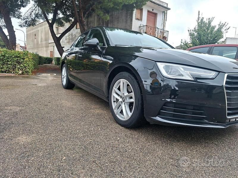 Nero Usata 2017 Audi A4 Tre volumi | 15.900 € (Buon prezzo) - Immagine 1/4
