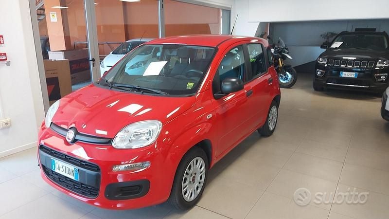 Usata Fiat Panda Easy 69 CV (50 kW) 2020 Rosso Berlina