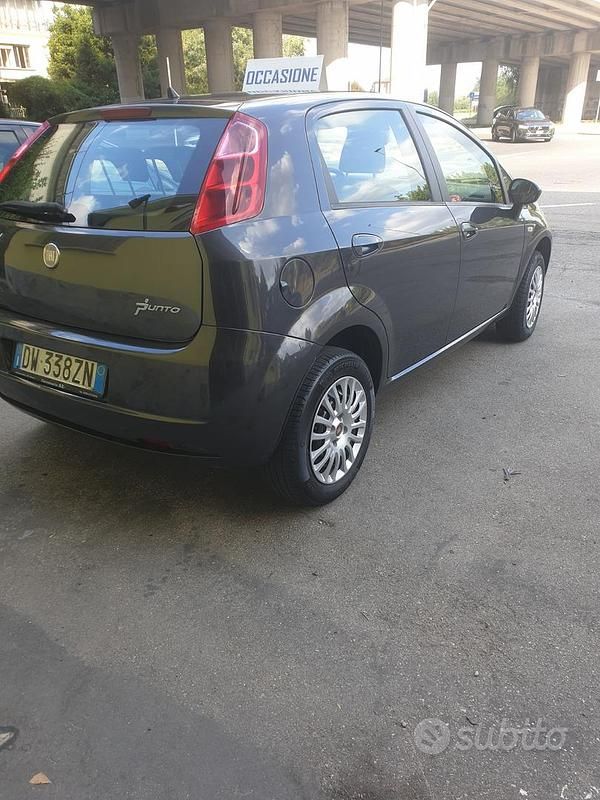 Usata Fiat Punto 77 CV (56 kW) 2009 Grigio Utilitaria
