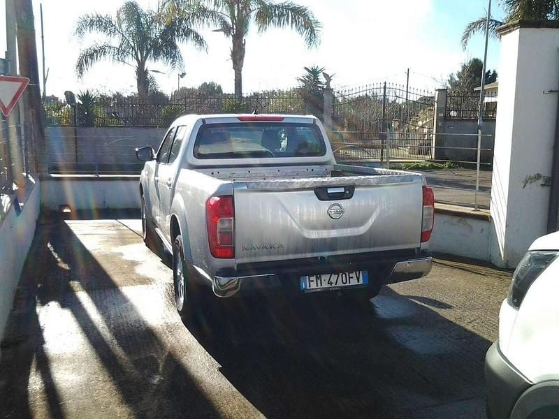Usata Nissan Navara Acenta 163 CV (119 kW) 2018 Grigio Pick-up